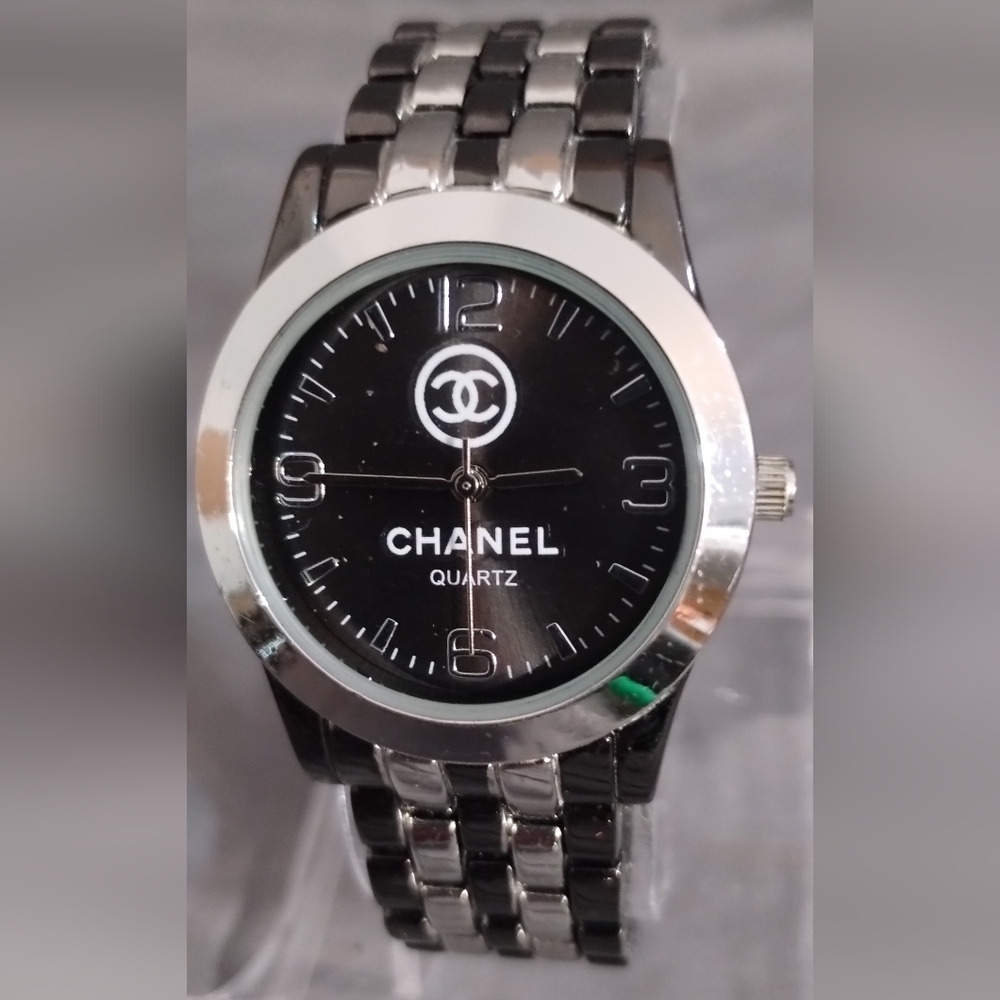 Gunmetal Black & Silver Watch, Runs & Keeps Time, New Battery, NOT a Name Brand